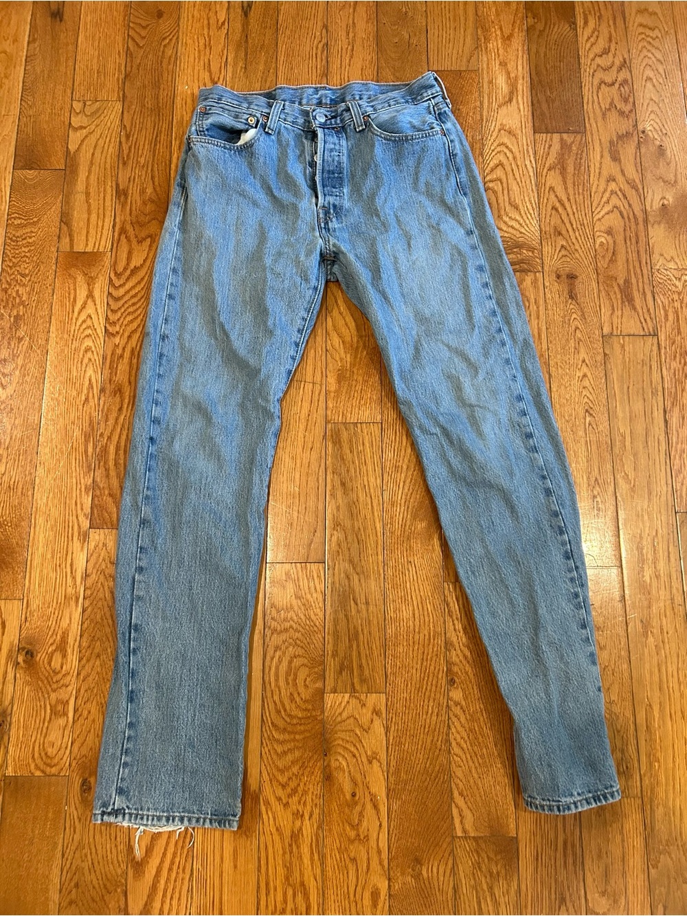 Levis 501 Jeans Mens 32x34 Blue Light Wash Original Fit Straight Leg Denim Pants - Picture 2 of 10